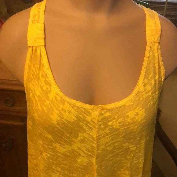 Jessica Simpson Abebe Tank ASO Elena Gilbert - Picture 3 of 5